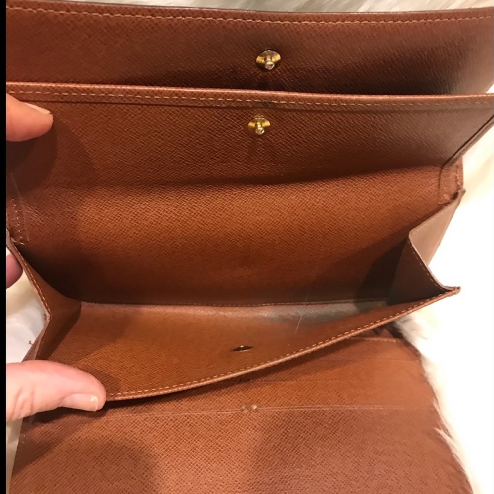 LV Wallet - Picture 3 of 5